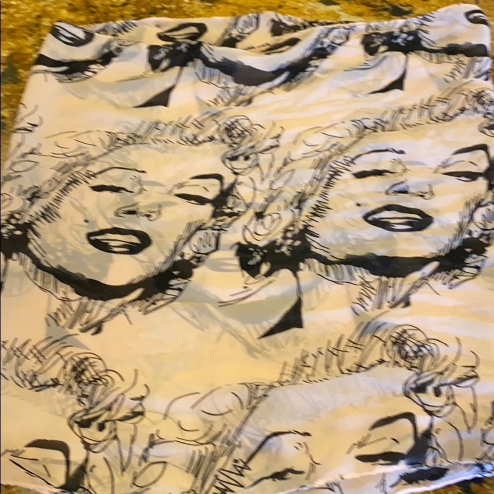 Marilyn Monroe Scarf